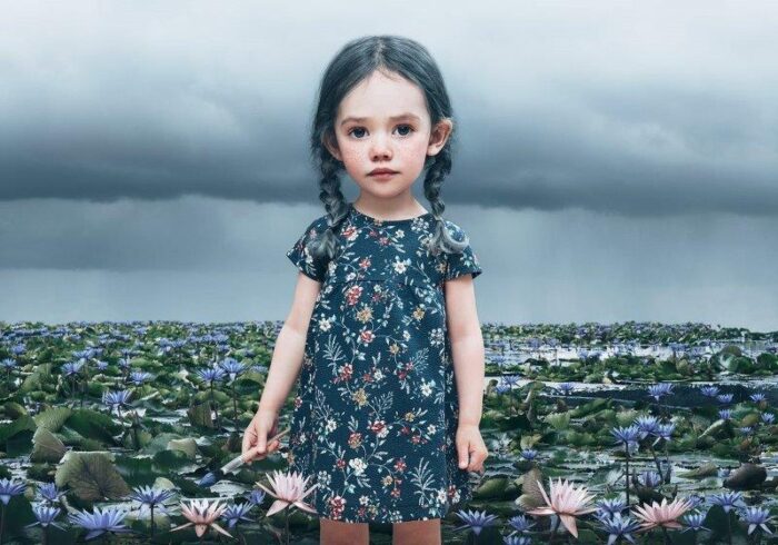 Saga Wendotte, "Blue Lily", little people,fotografi fine art print